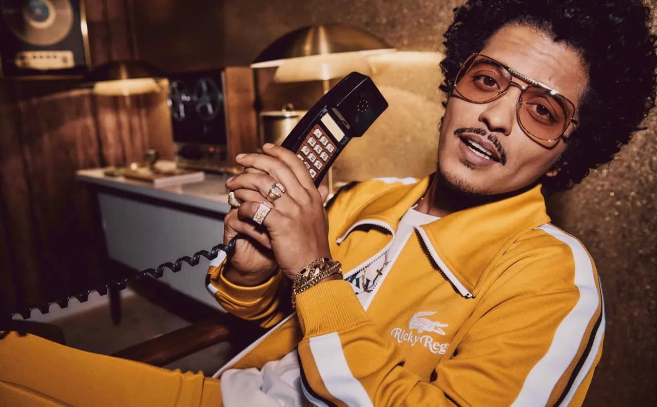 Bruno Mars cho ra mắt dòng thời trang đầu tiên cùng Lacoste Bruno Mars cho ra mắt dòng thời trang đầu tiên cùng Lacoste
