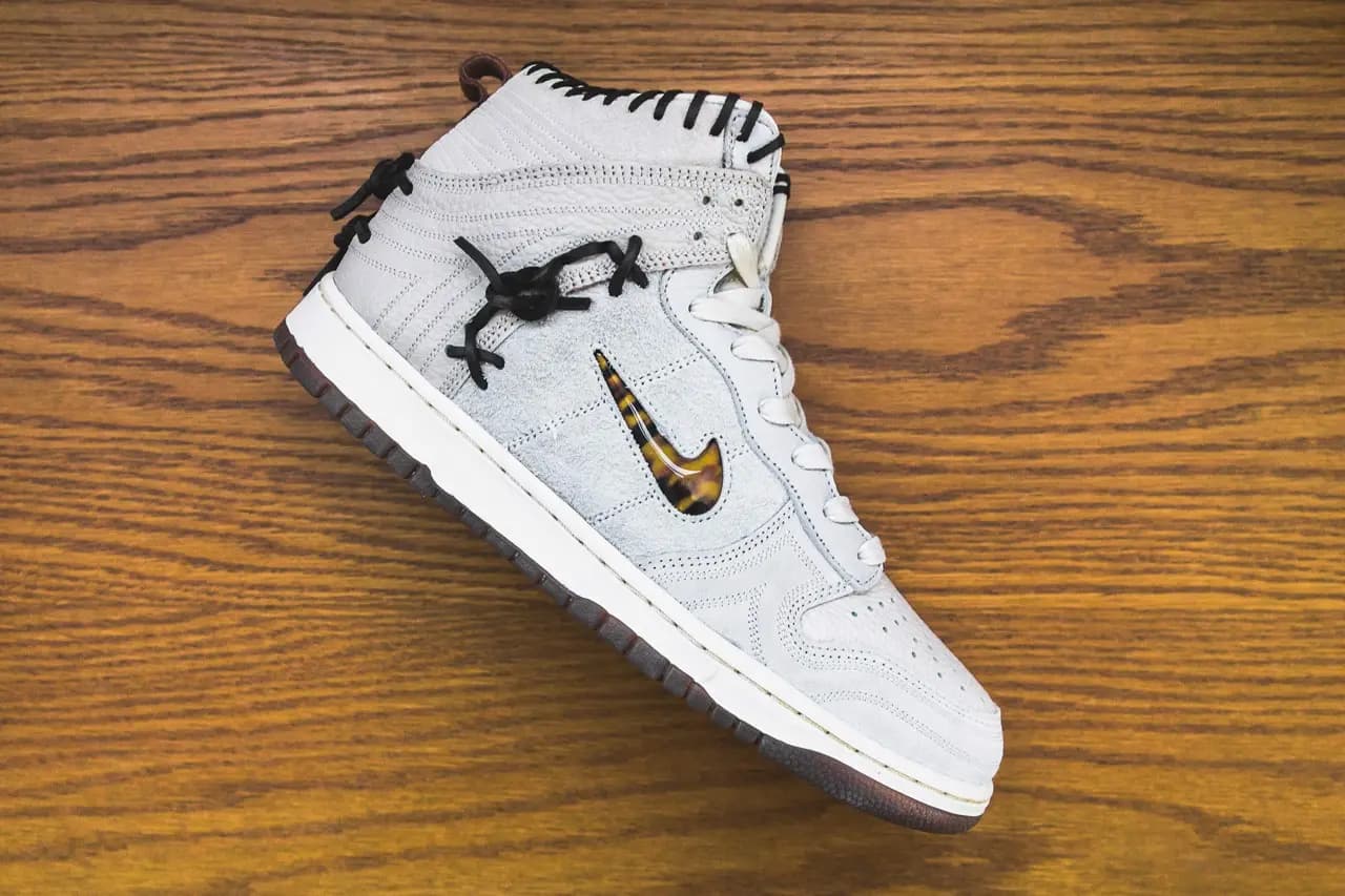 Bodega x Nike Dunk Hi "Legend" Friends and Family phiên bản giới hạn cực đẹp lạ Bodega x Nike Dunk Hi "Legend" Friends and Family phiên bản giới hạn cực đẹp lạ