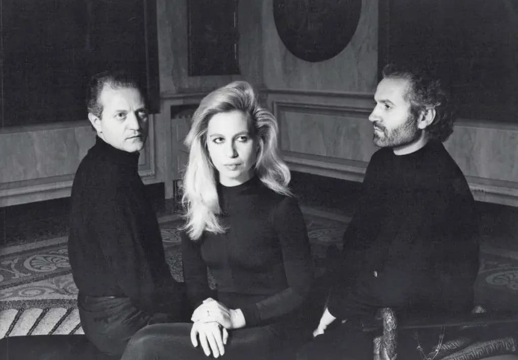 Gianni Versace là ai? Khi thời trang, nghệ thuật, cuộc sống hòa làm một tạo nên một vĩ nhân Gianni Versace là ai? Khi thời trang, nghệ thuật, cuộc sống hòa làm một tạo nên một vĩ nhân