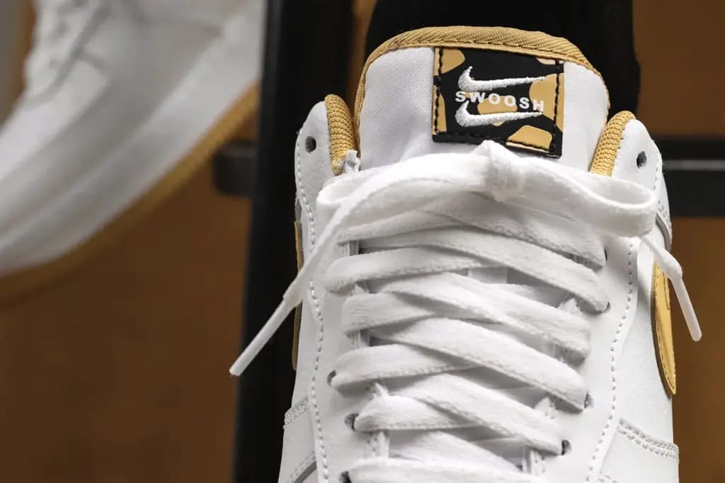 Nhân đôi Swoosh trên phối màu vàng trắng tuyệt đẹp của Nike Nhân đôi Swoosh trên phối màu vàng trắng tuyệt đẹp của Nike