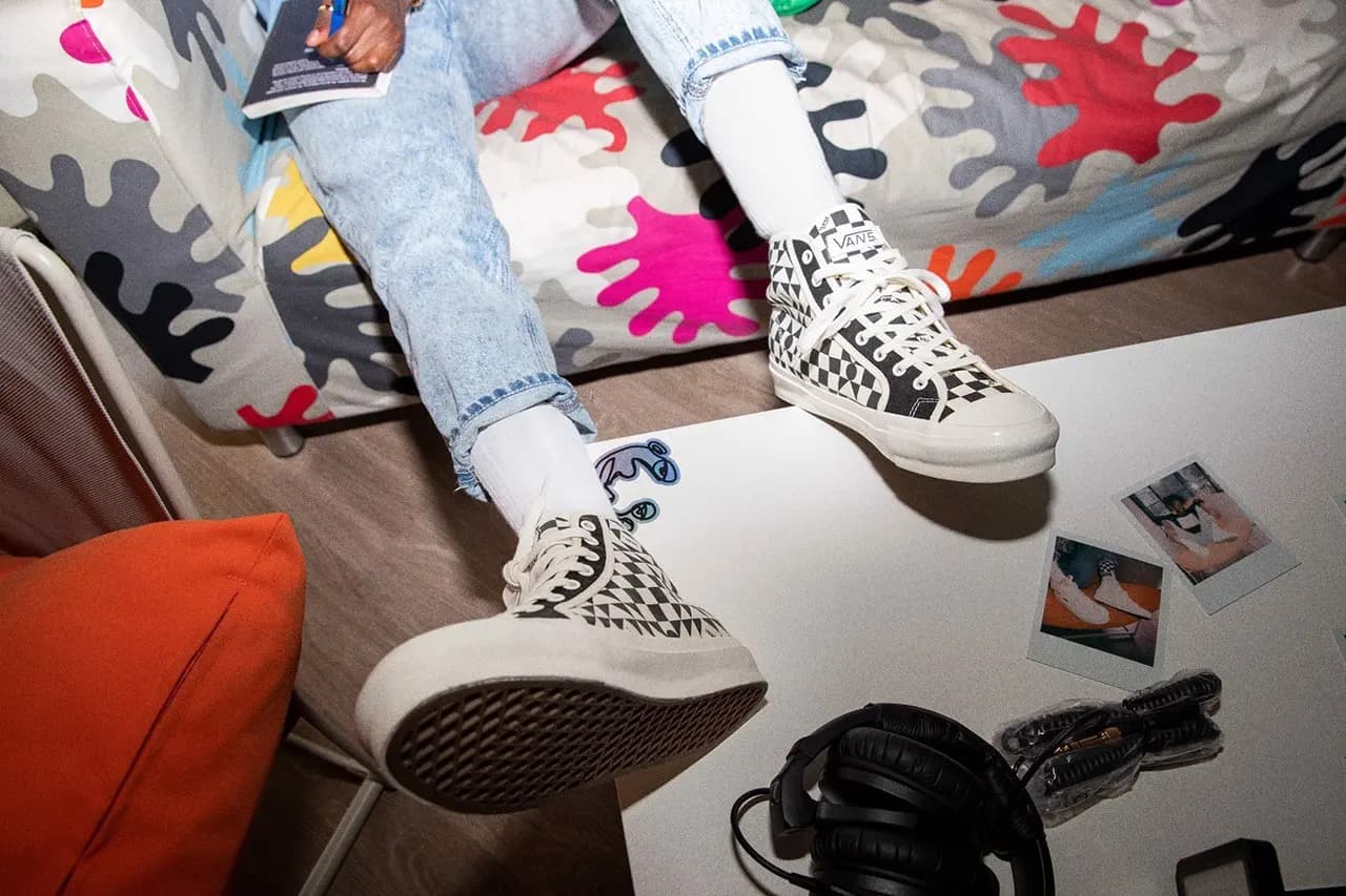 Taka Hayashi tiết lộ hình ảnh về 2 bản phát hành mới nhất của Vans Taka Hayashi tiết lộ hình ảnh về 2 bản phát hành mới nhất của Vans