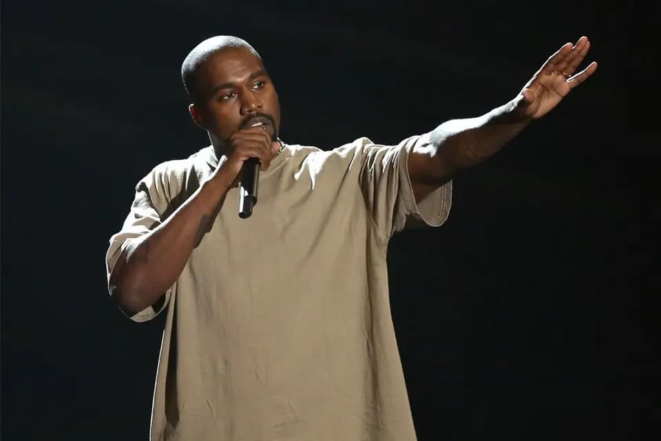 Kayne West cho ra mắt Yeezy Boost 700 MNVN mới với phối màu "Bright Cyan" tuyệt đẹp Kayne West cho ra mắt Yeezy Boost 700 MNVN mới với phối màu "Bright Cyan" tuyệt đẹp