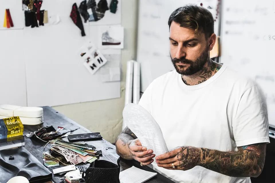 Cùng ngắm nhìn qua sự biến hóa mới nhất đầy "gai góc" của Yezzy 700 Cùng ngắm nhìn qua sự biến hóa mới nhất đầy "gai góc" của Yezzy 700