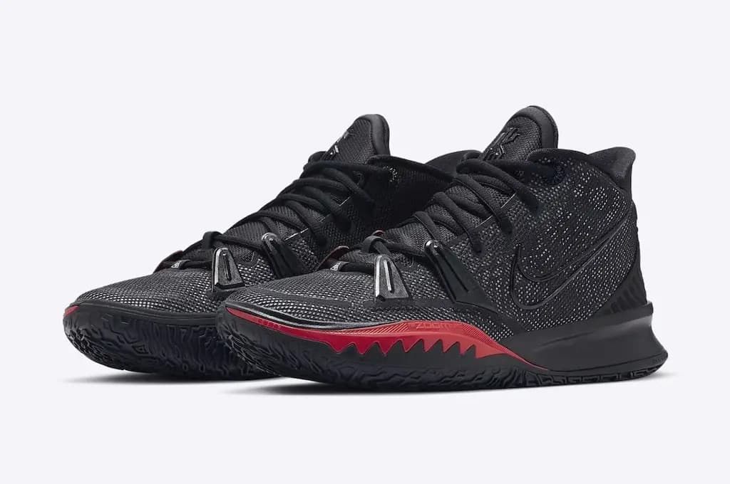Nike đưa phối màu "Bred" kinh điển lên đôi Kyrie 7 Nike đưa phối màu "Bred" kinh điển lên đôi Kyrie 7