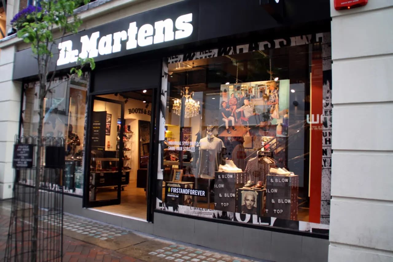 Dr. Martens: Một thương hiệu có thể tiếp tục phát triển lớn mạnh Dr. Martens: Một thương hiệu có thể tiếp tục phát triển lớn mạnh