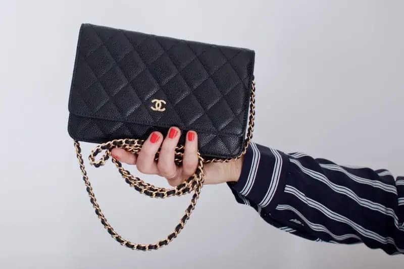 Legitcheck: Cách phân biệt Chanel WOC Bag real và fake Legitcheck: Cách phân biệt Chanel WOC Bag real và fake