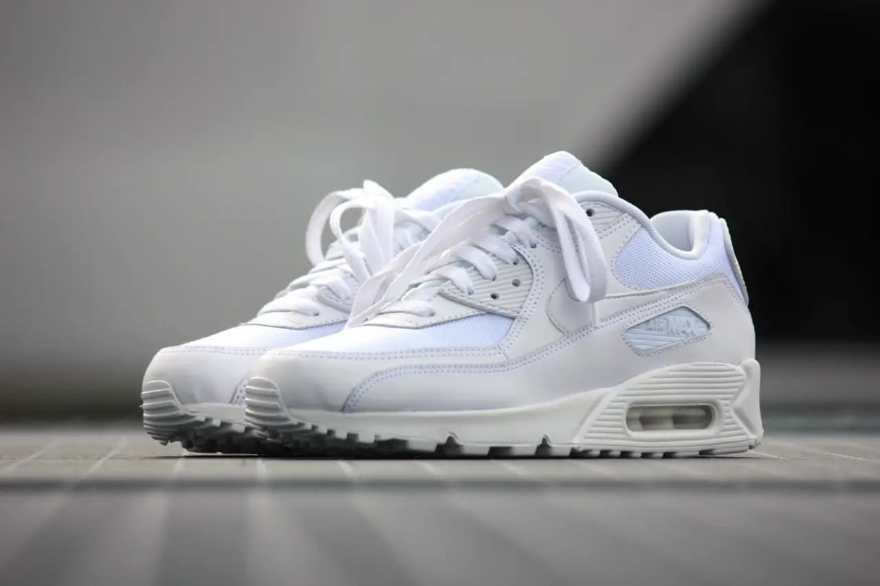 Lời khuyên cho bạn trước khi muốn sở hữu Nike Air Max 90 Essential Lời khuyên cho bạn trước khi muốn sở hữu Nike Air Max 90 Essential