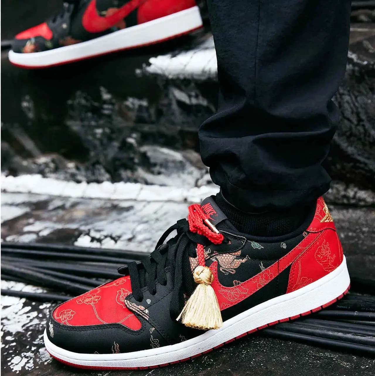 Bộ sưu tập "Tết Nguyên Đán" năm 2021 của Thương hiệu Nike, Jordan và Converse được lấy cảm hứng từ Hội chợ đền thờ Bộ sưu tập "Tết Nguyên Đán" năm 2021 của Thương hiệu Nike, Jordan và Converse được lấy cảm hứng từ Hội chợ đền thờ
