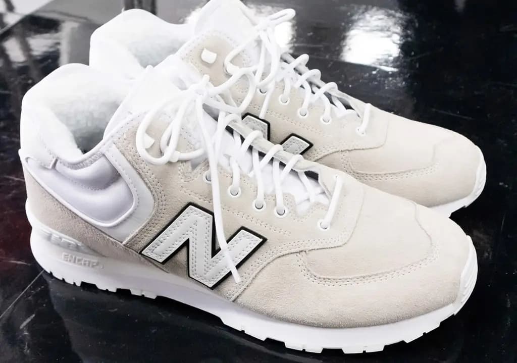Junya Watanabe tái lập sự cân bằng mới cho phiên bản 574 V1 của New Balance Junya Watanabe tái lập sự cân bằng mới cho phiên bản 574 V1 của New Balance