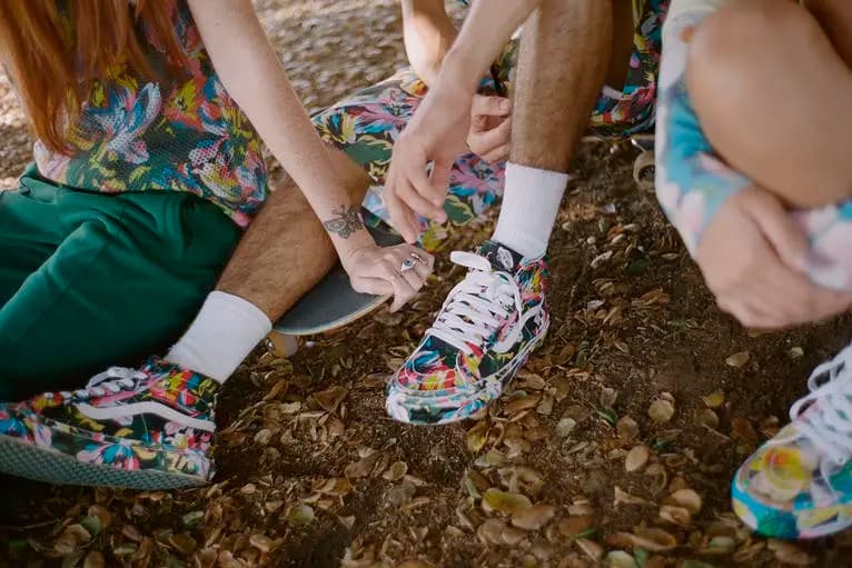 Sau 7 năm ngừng hợp tác Kenzo và Vans tung ra BST Xuân hè 2020 lấy cảm hứng từ hoa Sau 7 năm ngừng hợp tác Kenzo và Vans tung ra BST Xuân hè 2020 lấy cảm hứng từ hoa