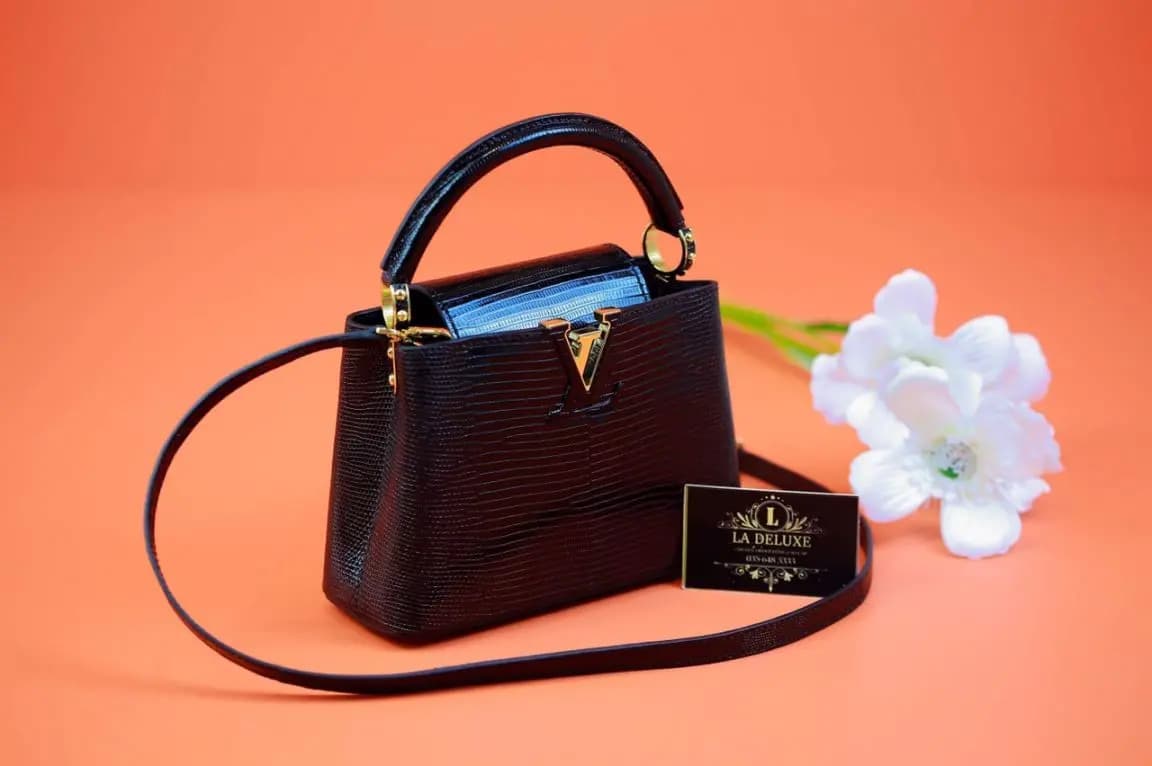 5 cách để kiểm tra một chiếc túi Louis Vuitton có phải hàng chính hãng hay không? 5 cách để kiểm tra một chiếc túi Louis Vuitton có phải hàng chính hãng hay không?
