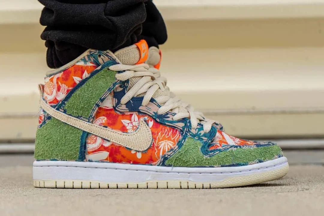 SB Dunk High "Maui Wowie" siêu độc đáo hé lộ những hình ảnh chính thức SB Dunk High "Maui Wowie" siêu độc đáo hé lộ những hình ảnh chính thức