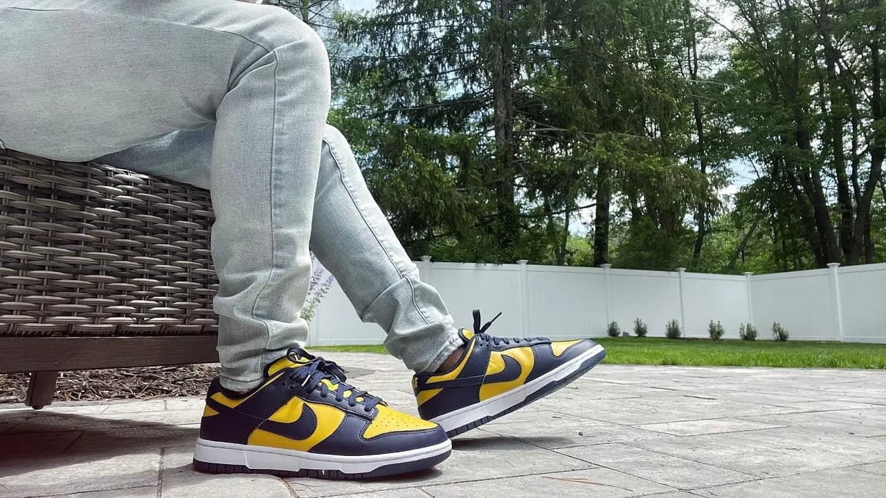 Những hình ảnh chi tiết về đôi Nike Dunk Scrap "Light Lemon Twist" Những hình ảnh chi tiết về đôi Nike Dunk Scrap "Light Lemon Twist"