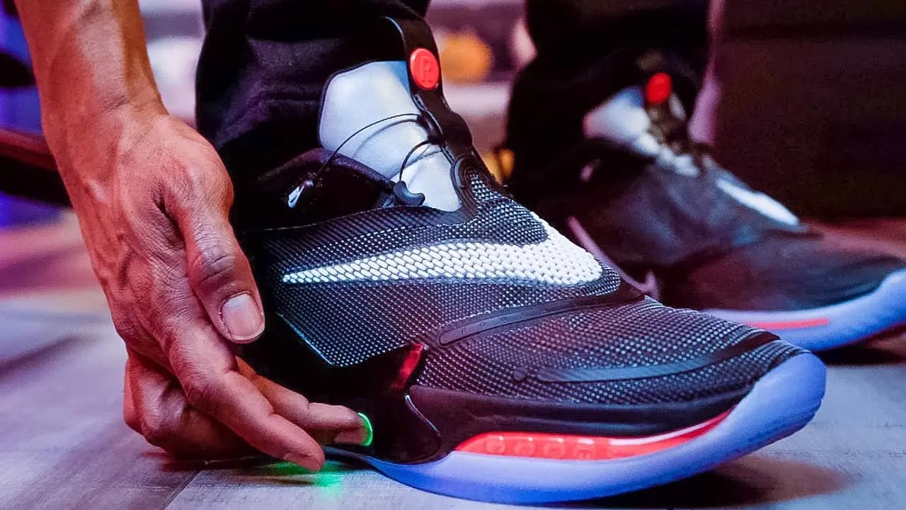 Giày bóng rổ với công nghệ mới nhất của Nike là mánh lới quảng cáo hay một sự mệnh thay đổi cả nền văn hóa dưới mặt đất ? Giày bóng rổ với công nghệ mới nhất của Nike là mánh lới quảng cáo hay một sự mệnh thay đổi cả nền văn hóa dưới mặt đất ?