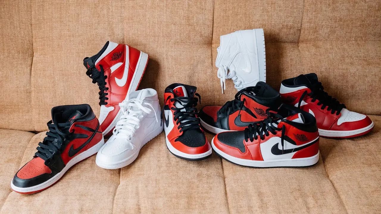 Air Jordan 1 Mid "Electro Orange" chính thức được phát hành Air Jordan 1 Mid "Electro Orange" chính thức được phát hành