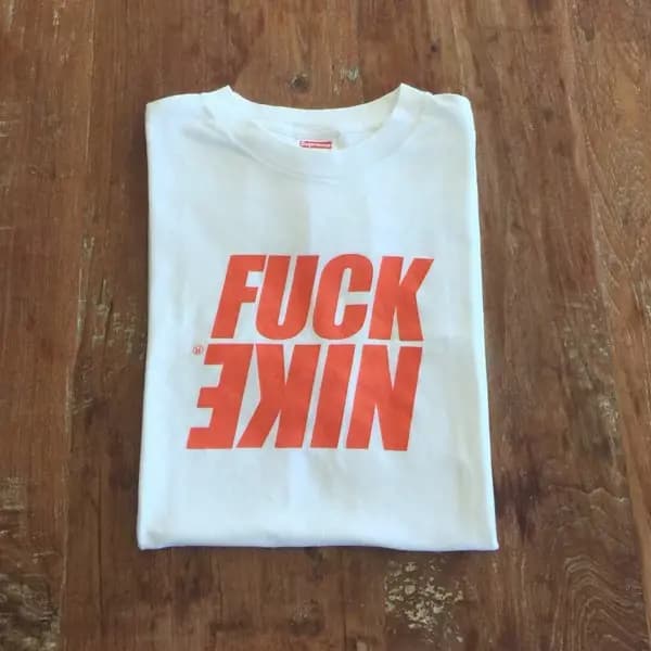 Mối thù trong quá giữa Nike và Supreme? Mối thù trong quá giữa Nike và Supreme?