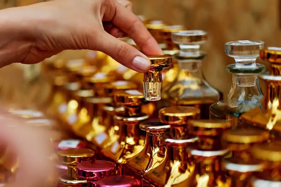 Top 7 chai nước hoa nữ hương gia vị cực đỉnh Top 7 chai nước hoa nữ hương gia vị cực đỉnh