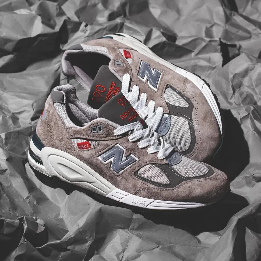 Review giày: New Balance 990v2 Made in USA 'Grey' - khi sự hữu dụng được đề cao Review giày: New Balance 990v2 Made in USA 'Grey' - khi sự hữu dụng được đề cao