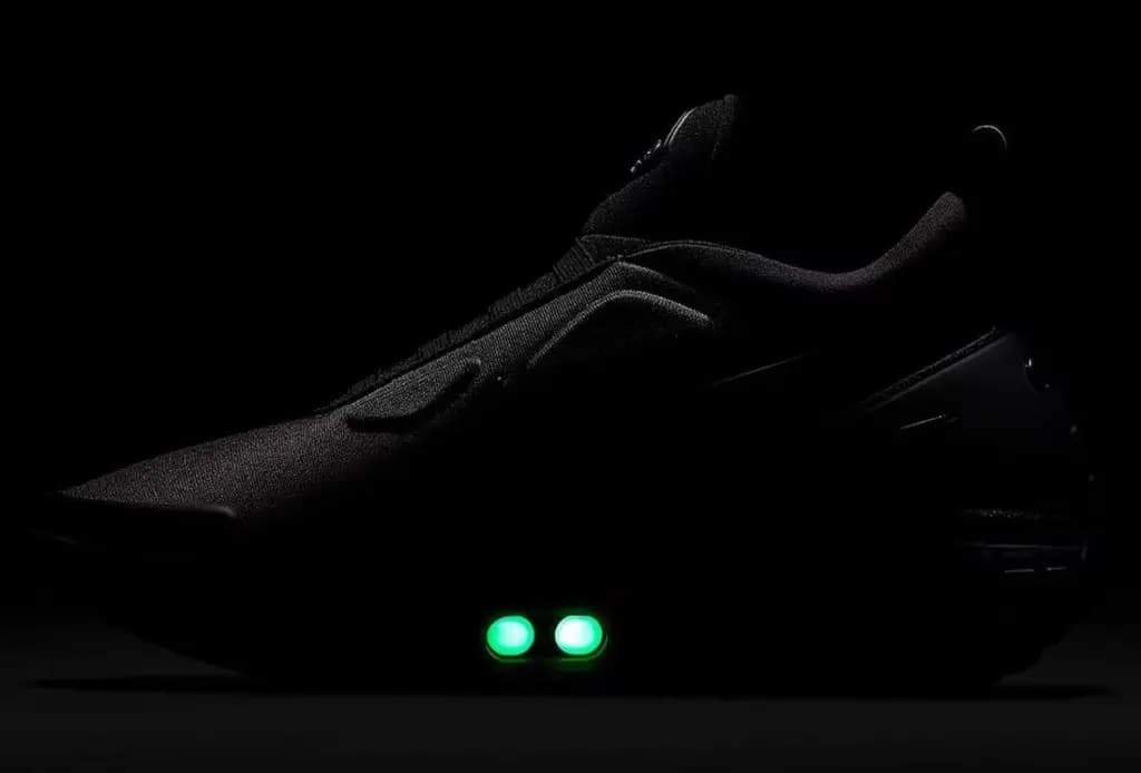 Nike Adapt Auto Max thật sự đáng giá trong màu đen "Triple Black" Nike Adapt Auto Max thật sự đáng giá trong màu đen "Triple Black"