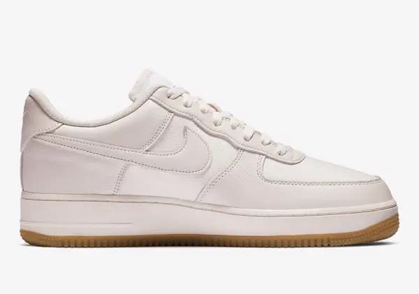 Nike Air Force 1 GORE-TEX “Sail” - người em phiên bản lỗi của Travis Scott? Nike Air Force 1 GORE-TEX “Sail” - người em phiên bản lỗi của Travis Scott?