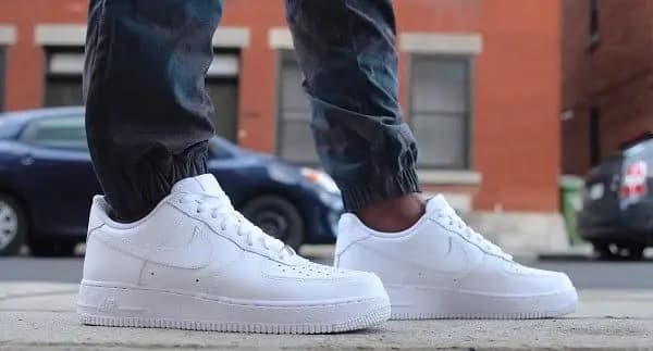 Legitcheck: Cách phân biệt Nike Air Force 1 Real và Fake Legitcheck: Cách phân biệt Nike Air Force 1 Real và Fake