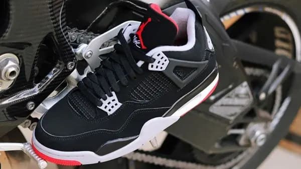 On-feet Nike Air Jordan 4 "Bred" On-feet Nike Air Jordan 4 "Bred"