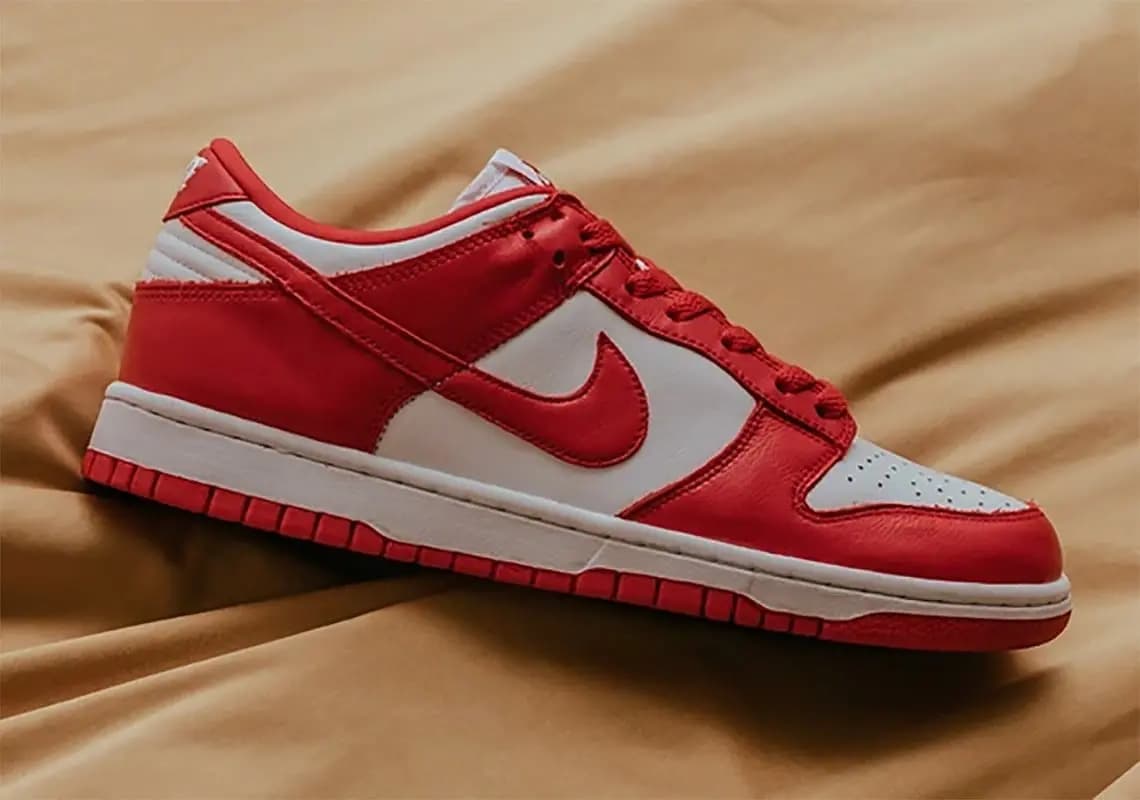 Những hình ảnh chính thức của phiên bản NBA x Nike Dunk Low "Nets" Những hình ảnh chính thức của phiên bản NBA x Nike Dunk Low "Nets"