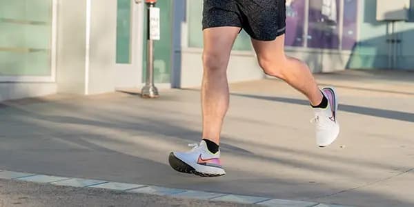 Mọi điều bạn cần biết về công nghệ đế bọt React đa dụng của Nike Mọi điều bạn cần biết về công nghệ đế bọt React đa dụng của Nike