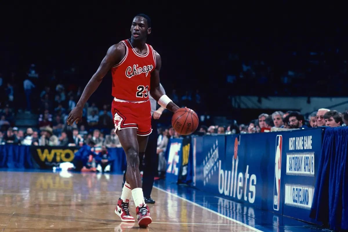 Những hình ảnh chi tiết về đôi Air Jordan 1 High OG "Prototype" Những hình ảnh chi tiết về đôi Air Jordan 1 High OG "Prototype"
