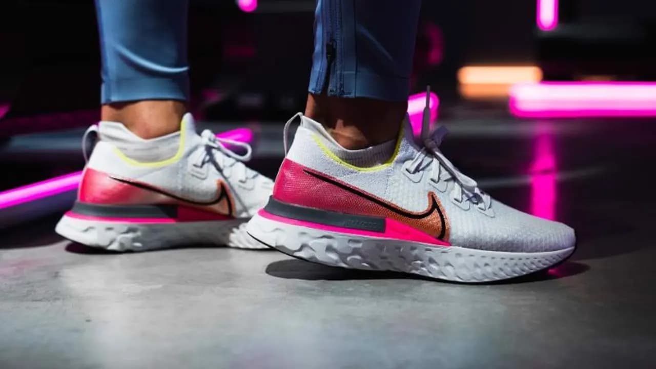 Câu chuyện đằng sau đôi giày siêu nhẹ Nike React Câu chuyện đằng sau đôi giày siêu nhẹ Nike React