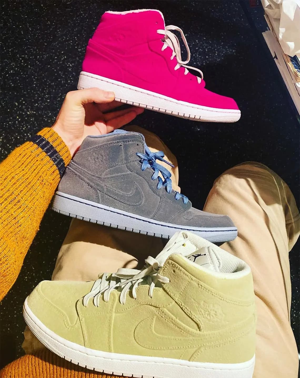 Pigalle tiết lộ một loạt giày Air Jordan 1 Mid nhung cho sàn diễn FW21 Pigalle tiết lộ một loạt giày Air Jordan 1 Mid nhung cho sàn diễn FW21