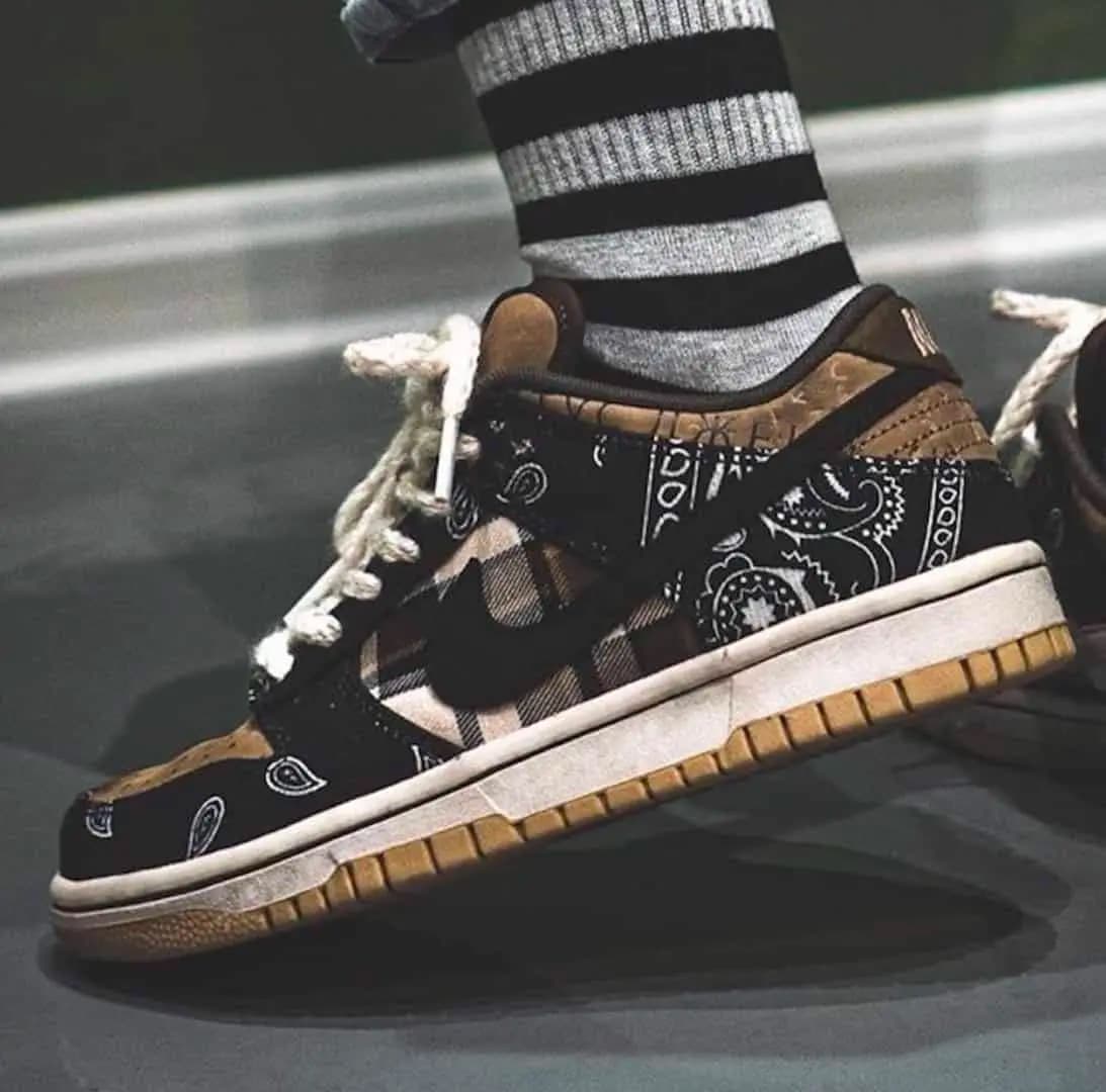 Legitcheck: Cách phân biệt đôi giày Nike SB Dunk Low Travis Scottreal va fake Legitcheck: Cách phân biệt đôi giày Nike SB Dunk Low Travis Scottreal va fake