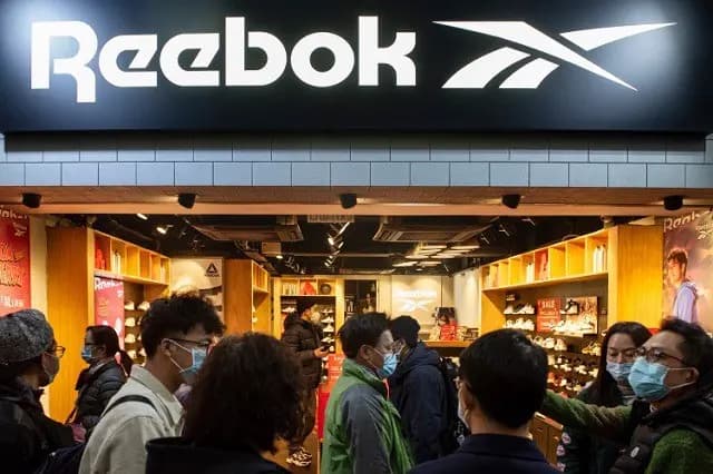 Adidas tuyên bố bán Reebok với cái giá quá bất ngờ sau 15 năm gắn bó Adidas tuyên bố bán Reebok với cái giá quá bất ngờ sau 15 năm gắn bó