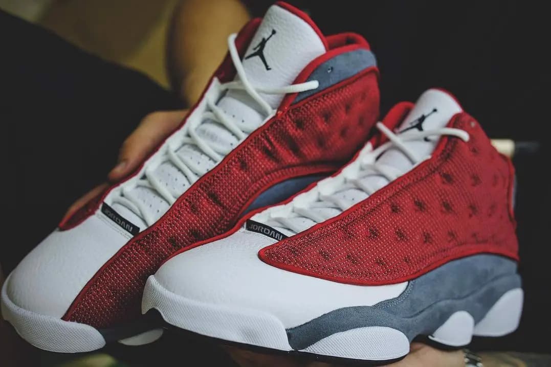 Air Jordan 13 "Red Flint" đã khoác lên cho mình một chiếc áo mới như thế nào? Air Jordan 13 "Red Flint" đã khoác lên cho mình một chiếc áo mới như thế nào?