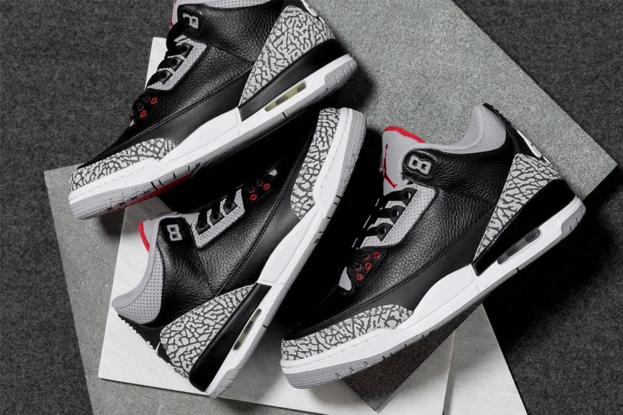 Những hình ảnh đầu tiên của phiên bản Air Jordan 3 “Neapolitan” Những hình ảnh đầu tiên của phiên bản Air Jordan 3 “Neapolitan”