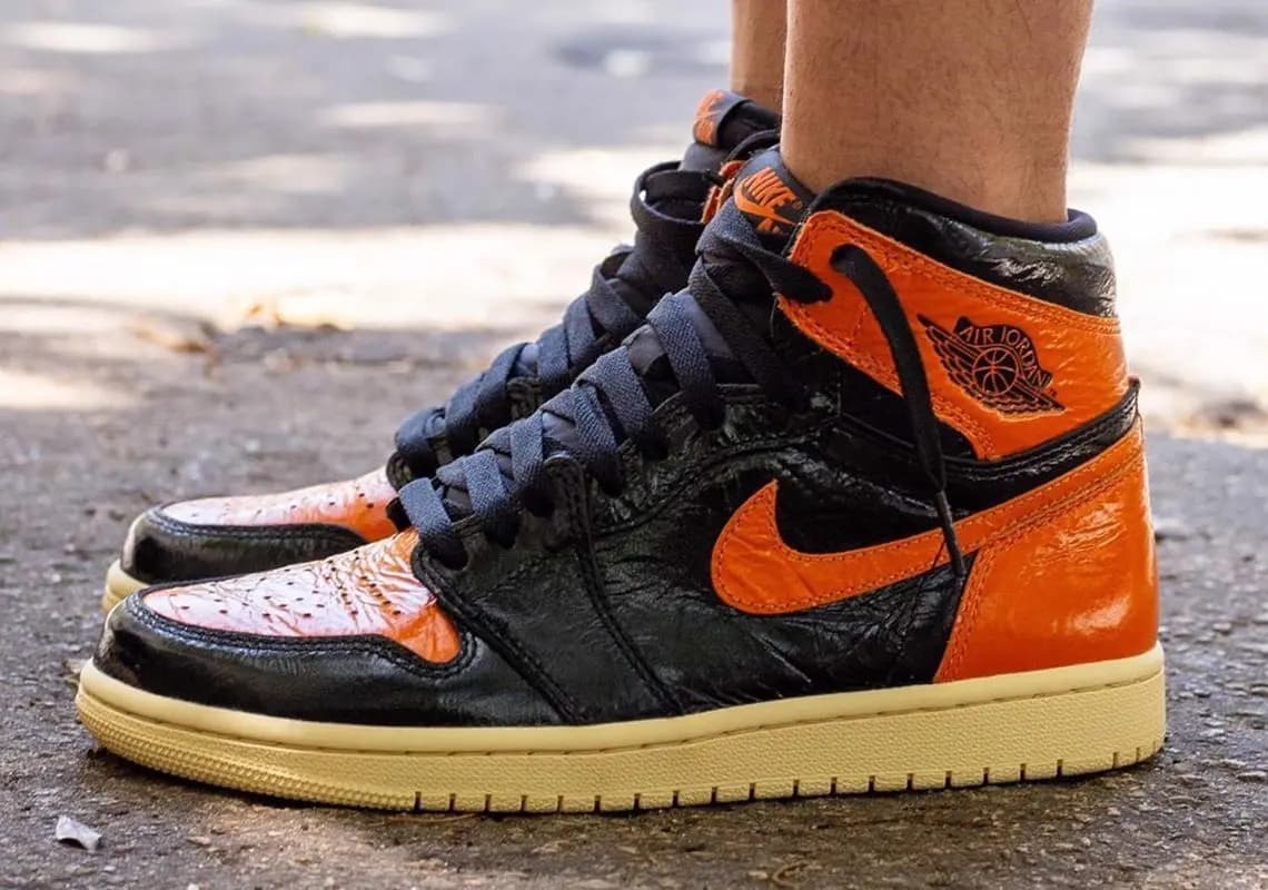 Legitcheck: Cách phân biệt Air Jordan 1 Shattered Backboard 3.0 Real và Fake Legitcheck: Cách phân biệt Air Jordan 1 Shattered Backboard 3.0 Real và Fake