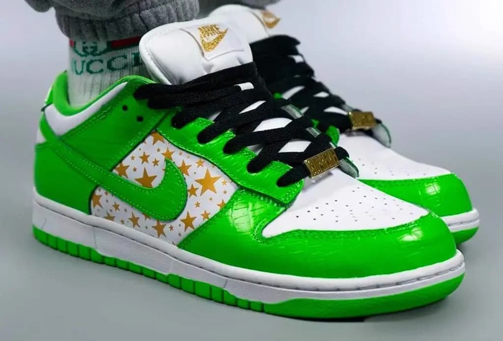 Hai siêu phẩm Supreme x Nike SB Dunk Low Mean Green và Barkroot Brown sẽ là hai phối màu phát hành đầu tiên Hai siêu phẩm Supreme x Nike SB Dunk Low Mean Green và Barkroot Brown sẽ là hai phối màu phát hành đầu tiên