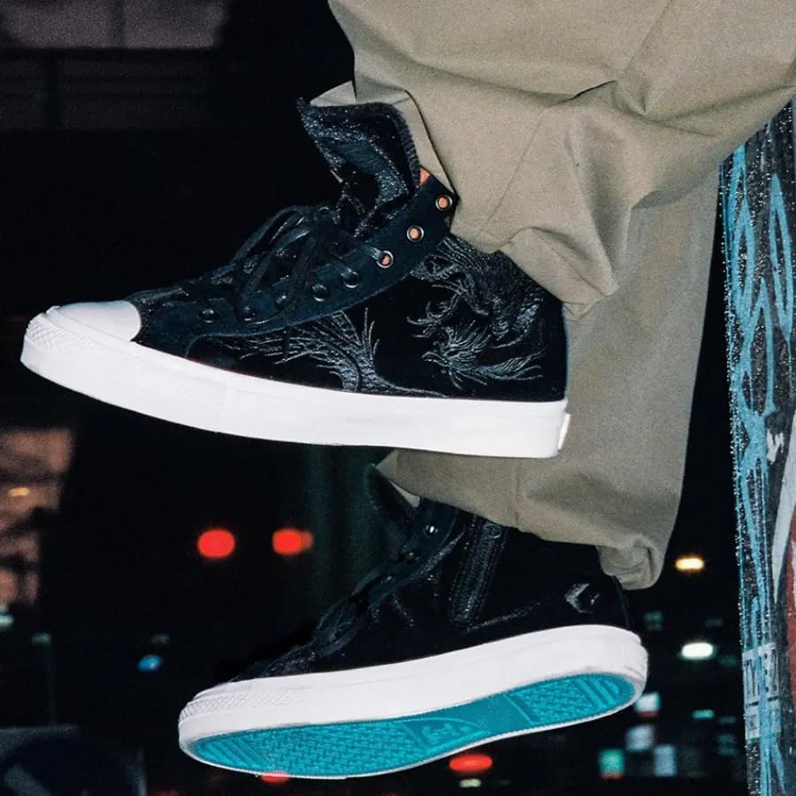 Shinpei Ueno thêu hình xăm của mình lên mẫu giày Converse Skateboarding Shinpei Ueno thêu hình xăm của mình lên mẫu giày Converse Skateboarding