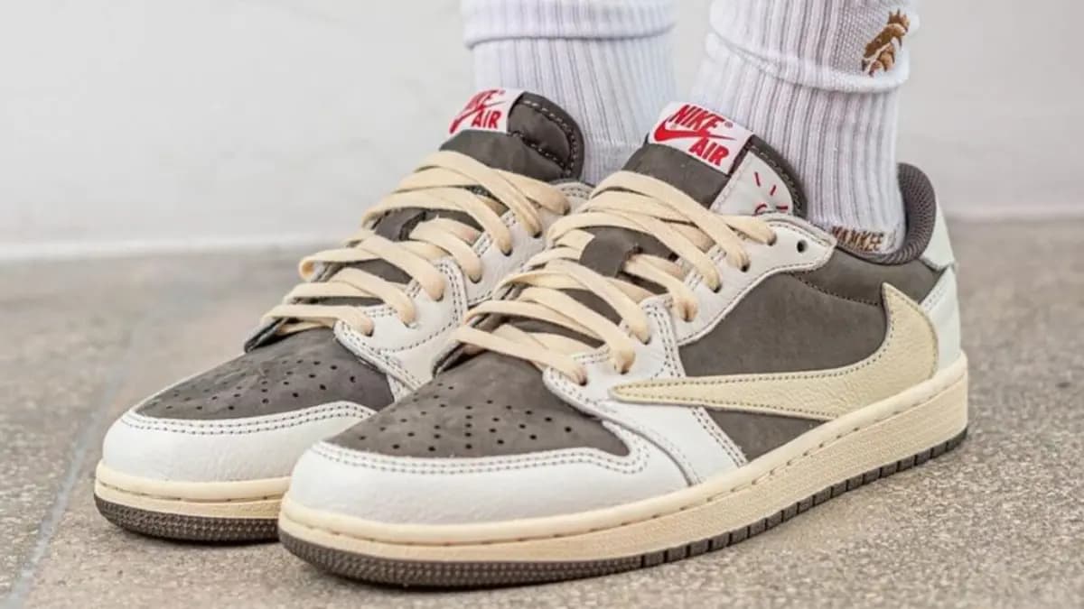 Mách bạn cách nhận biết Reverse Mocha Travis Scott Air Jordan 1 Low thật và giả Mách bạn cách nhận biết Reverse Mocha Travis Scott Air Jordan 1 Low thật và giả