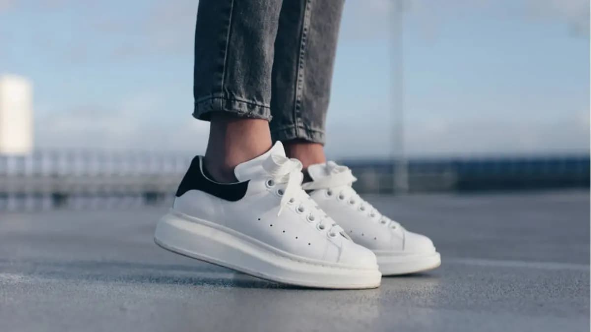 Cách nhận biết những đôi Alexander McQueen là real hay fake Cách nhận biết những đôi Alexander McQueen là real hay fake