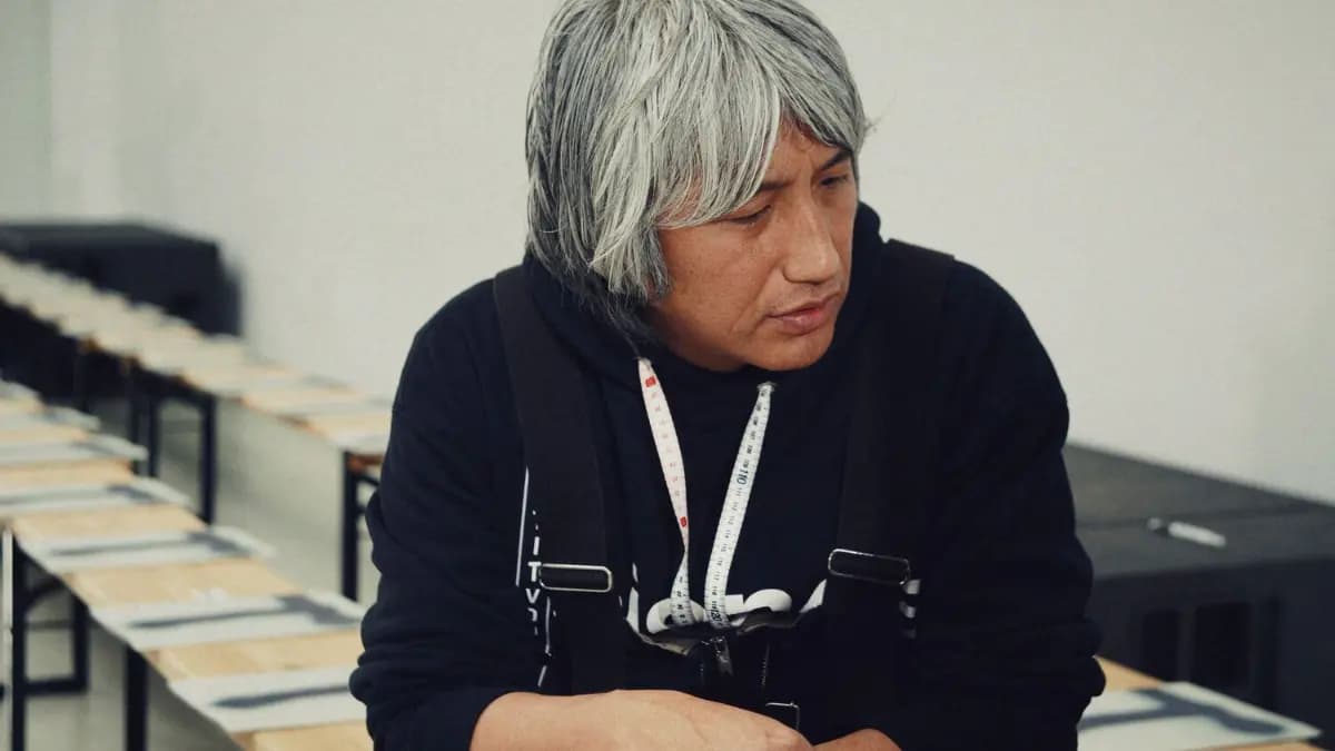Lịch sử thương hiệu Mihara Yasuhiro: Từ giày dép tới trang phục nam Lịch sử thương hiệu Mihara Yasuhiro: Từ giày dép tới trang phục nam