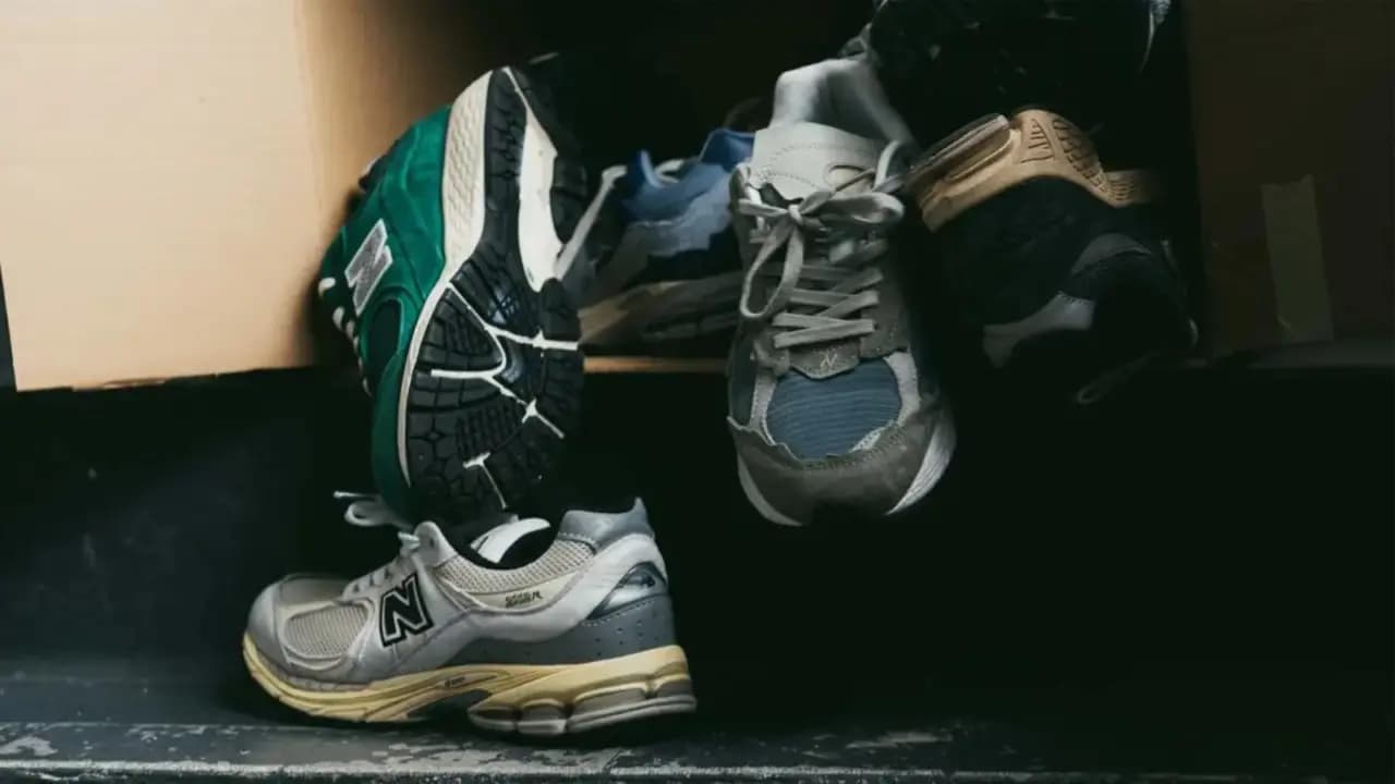 New Balance đã biến tấu dòng 2002 trở thành một biểu tượng như thế nào? New Balance đã biến tấu dòng 2002 trở thành một biểu tượng như thế nào?