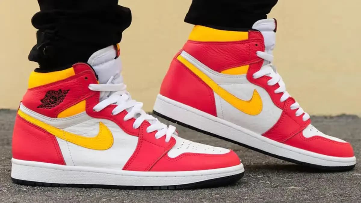 Mách bạn cách nhận biết Air Jordan 1 Light Fusion Red thật và giả Mách bạn cách nhận biết Air Jordan 1 Light Fusion Red thật và giả