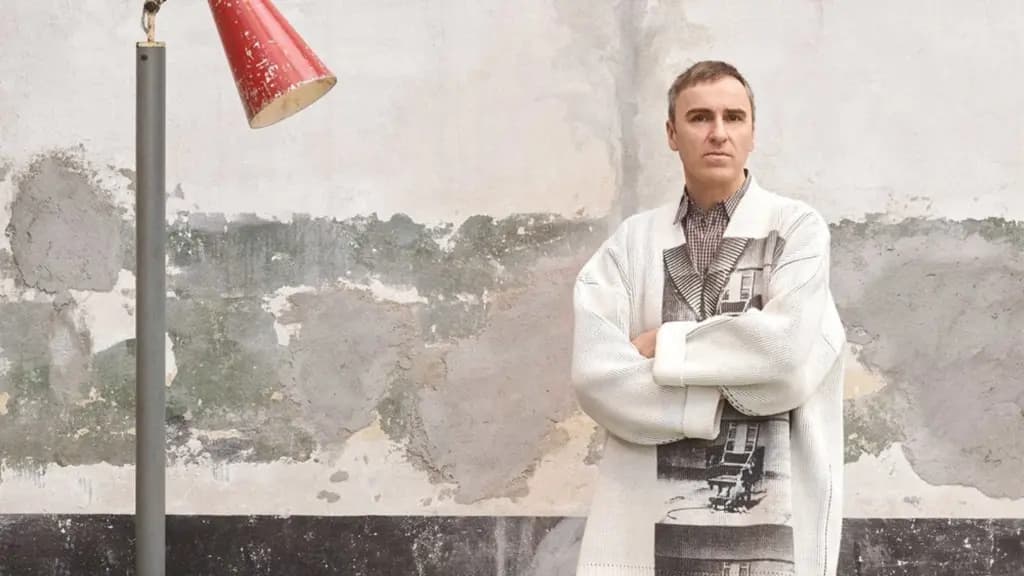 Raf Simons đóng cửa hãng thời trang cùng tên sau 27 năm "phi thường" Raf Simons đóng cửa hãng thời trang cùng tên sau 27 năm "phi thường"