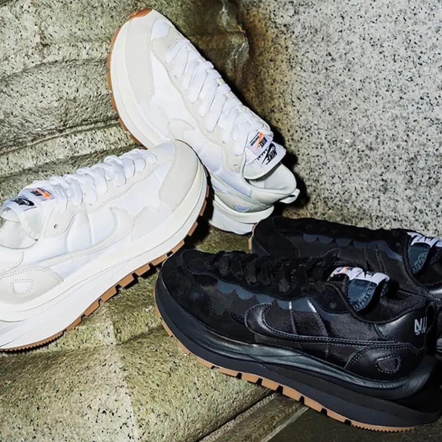 sacai x Nike VaporWaffle "White/Sail" và "Black/Gum" chuẩn bị được phát hành sacai x Nike VaporWaffle "White/Sail" và "Black/Gum" chuẩn bị được phát hành