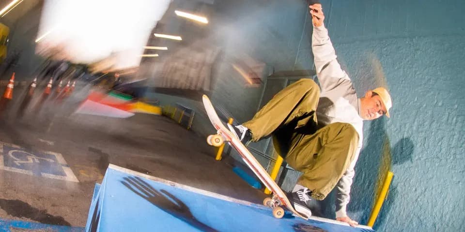 Kỉ niệm bộ sưu tập mới của Geoff McFetridge và Vault by Vans cùng DTLA Kỉ niệm bộ sưu tập mới của Geoff McFetridge và Vault by Vans cùng DTLA