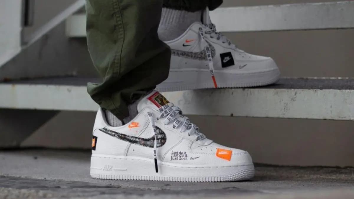 Lịch sử đằng sau Louis Vuitton Nike Air Force 1 của Virgil Abloh Lịch sử đằng sau Louis Vuitton Nike Air Force 1 của Virgil Abloh