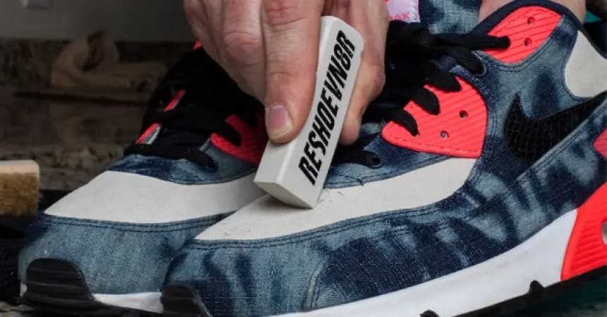 Tất tần tật về các cách vệ sinh Sneaker và những thứ bạn cần biết để tránh làm hỏng giày. Cùng Authentic Shoes tìm hiểu 20 Tips mới nhất của 2021 Tất tần tật về các cách vệ sinh Sneaker và những thứ bạn cần biết để tránh làm hỏng giày. Cùng Authentic Shoes tìm hiểu 20 Tips mới nhất của 2021