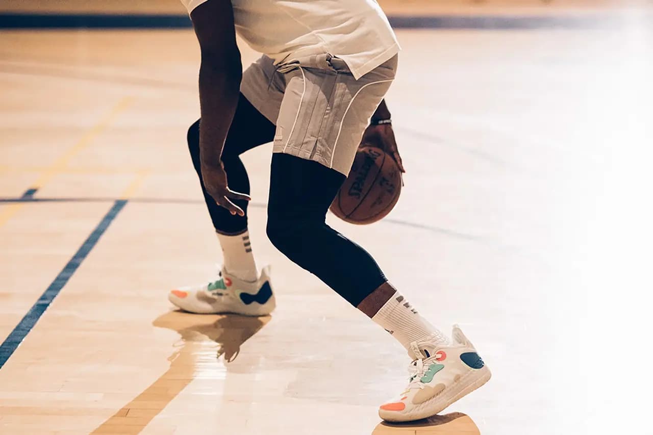 James Harden's x Adidas giới thiệu công nghệ mới "Futurenaturali" với Harden Vol. 5 James Harden's x Adidas giới thiệu công nghệ mới "Futurenaturali" với Harden Vol. 5