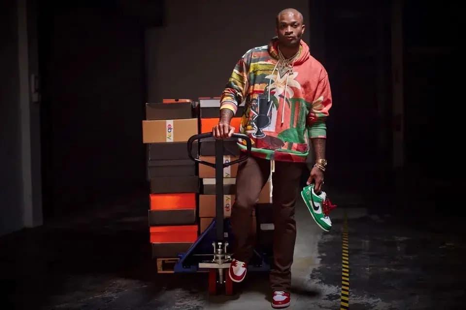 PJ Tucker rao bán một số đôi giày thể thao của anh ấy trên eBay PJ Tucker rao bán một số đôi giày thể thao của anh ấy trên eBay